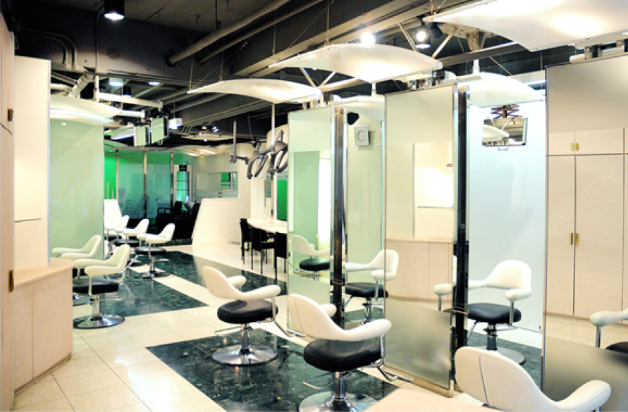 カットハウスモア 下通店