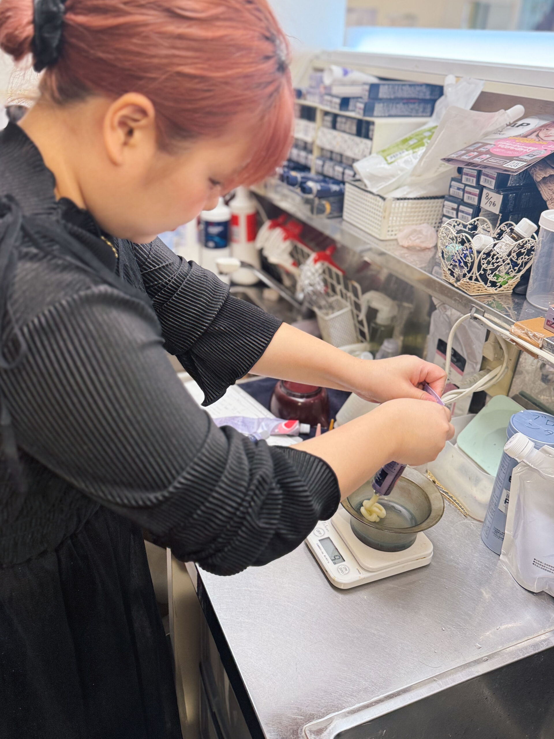 カラーする宮本